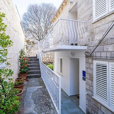 Debos Apartament *